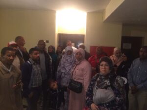 بالصور:وكالة أسفار جديدة تنصب على أزيد من 30 حاجا و معتمرا بأكادير قي مبلغ اجمالي قارب 40 مليون. والضحايا يقررون الاعتصام بمقر الوكالة. 3 2 11