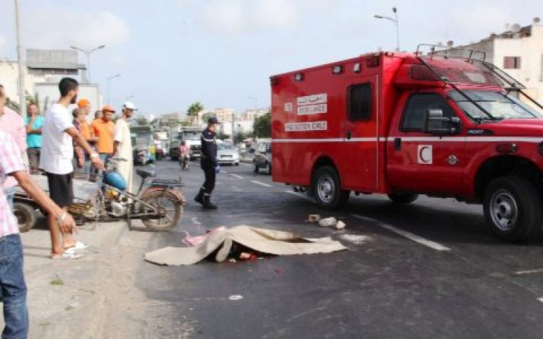 مأساة: اصطدام قوي بين سيارتين يخلف مصرع ثلاثة أشخاص في ليلة أول يوم من العطلة الربيعية.