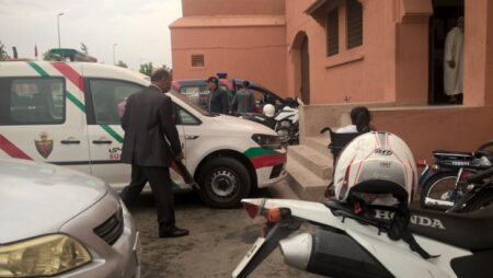 مختلة عقليا تقتحم مسجدا قبيل صلاة التراويح، وتتوعد المصليات بنار جهنم وتبشر اليهود بالجنة مختلة عقليا تقتحم مسجدا قبيل صلاة التراويح، وتتوعد المصليات بنار جهنم وتبشر اليهود بالجنة