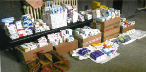 الصدفة تقود إلى اكتشاف مخبأ سري يضم أدوية و معدات طبية دون علم مدير المستشفى