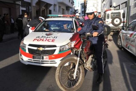 (+صورة)هذا هو السجين الذي “شرمل” موظف مؤسسة سجنية بسيف كبير (+صورة)هذا هو السجين الذي "شرمل" موظف مؤسسة سجنية بسيف كبير