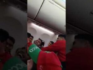شاهد أجواء عودة المنتخب المغربي الى أرض الوطن بعد الأداء المشرف في المونديال