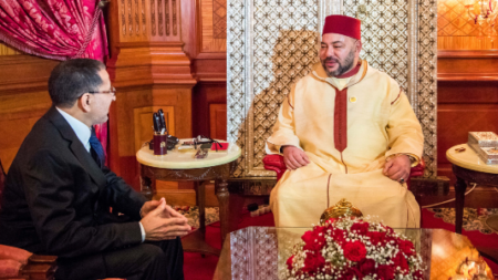 دقائق بعد اعلان اقالة حكومة الأردن..فايسبوكيون يطالبون العثماني إلى الاقتداء برئيس وزراء الأردن.