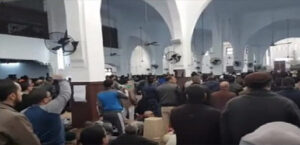 إصابات بعد شجار داخل المسجد في صلاة التراويح استعمل فيه كريموجين