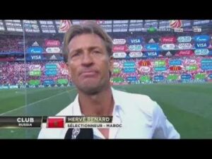 شاهد مدرب المنتخب المغربي وهو يبكي بعد الهزيمة امام البرتغال