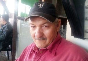 مواطن يناشد المحسنين لمساعدته لإزالة “الجلالة” لإحدى عينيه.