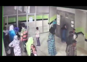 بالفيديو: هذا فجرت كاميرا المراقبة فضيحة اختطاف رضيعة من قسم المواليد داخل المستشفى من طرف منقبة.