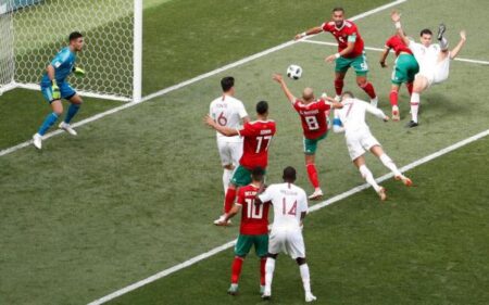 +فيديو : محلل فرنسي يكشف تفاصيل الفضيحة التحكيمية التي أشار إليها مدرب المنتخب المغربي.