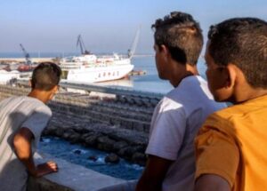 تفكيك مافيا لتهريب أطفال المغرب إلى اسبانيا على متن دراجات مائية و زوارق و شاحنات مقابل 2000 أورو  عن كل واحد.