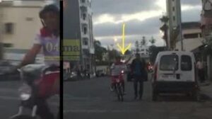 هكذا تم السطو على هاتف محمول من طرف صاحب دراجة..