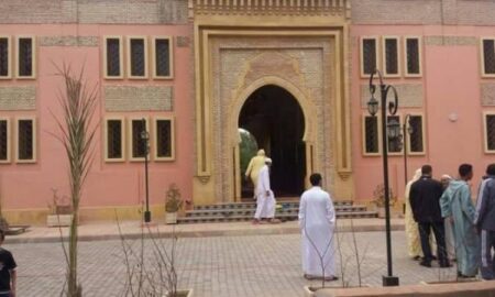 واقعة حسان تتكرر.. شاب يعرض إمام مسجد للعنف خلال خطبة الجمعة.
