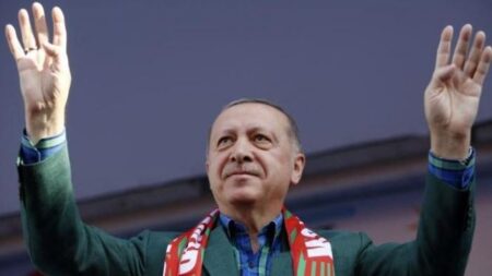 الرئيس التركي يحل ضيفا على المغرب بدعوة من الملك.