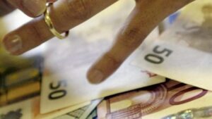 تفكيك شبكة للزواج الأبيض تقدم خدماتها للمغاربة والباكستانيين