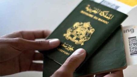 مثير:عون سلطة يختلس أموال طوابع "الباسبورات"، وينفقها على عشيقته، والقائد يحاول ستر الفضيحة بهذه الطريقة