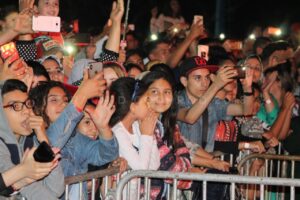 فيديو:أيمن السرحاني يخطف الأضواء في أول يوم من فعاليات مهرجان تيميتار بأكادير بحضور جماهيري غفير