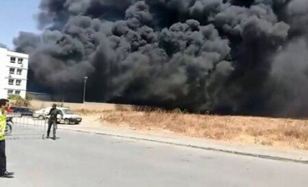 حريق ضخم بمستودع شركة "سنطرال دانون"، واستنفار أمني كبير يعقب الحادث