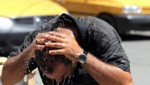 قد تسبب فقدان الوعي…وزارة الصحة تحذر من ارتقاع الحرارة هذه الأيام، وتنصح باتخاذ الاحتياطات اللازمة واتباع الإرشادات التالية: