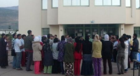 مثير:لص يتنكر في زي حارس أمن خاص، ويرهب طالبات إقامة الحي الجامعي. وهذا ما وقع