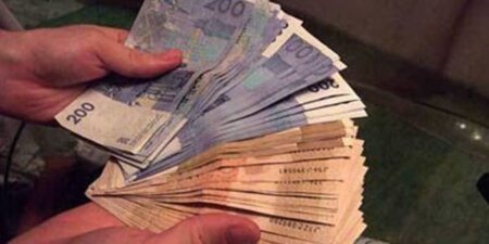 هذا هو مصير زعيم عصابة لتزوير الاموال وتوزيعها