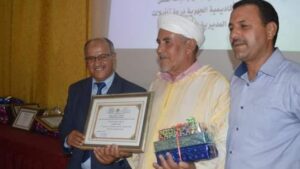 الشيخ السبعيني “عمي الحسن”  يحقق حلما راوده مند الستينيات، ويتمكن من الحصول على الباكالوريا، وهذا ما يفكر فيه مستقبلا.