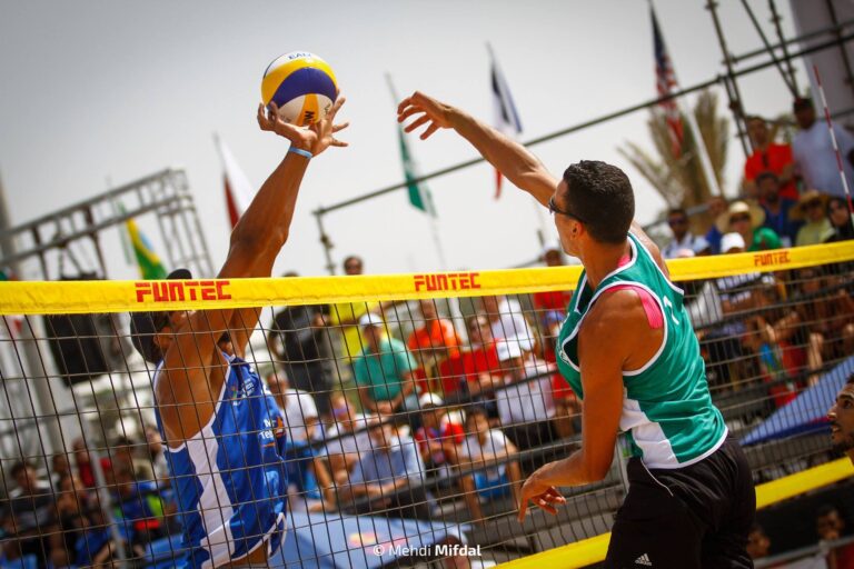 خمسون فريقا من القارات 5 يتنافسون في الدوري الدولي للكرة الطائرة الشاطئية بأكادير