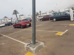 بالصور:فوضى عارمة بمربد بيجوان بكورنيش أكَادير:”تلاعب في الأثمنة وتكسير لأعمدة كهربائية قبل تمرير المربد في صفقة عمومية”.