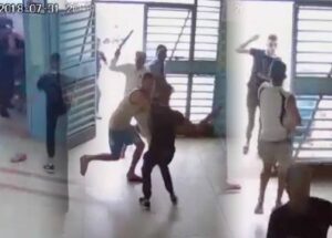 (+فيديو خطير)في وقت قياسي..الأمن يوقع بمنحرفين ظهروا في فيديو يهاجمون مستوصفا بالسيوف