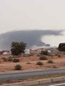 دخان كثيف بسماء انزكان، والسكان يتساءلون عن سببه؟؟