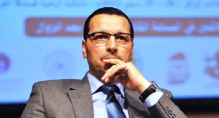 +فيديو: طالب يفجر فضيحة "الماستر" مقابل 4 مليون، والوزير المعني يفتح تحقيقا في الموضوع.