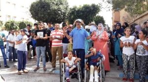 تيزنيت: احتجاجات عارمة على تنقيل طبيب الفقراء إلى تارودانت.