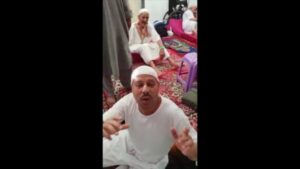 حجاج مغاربة يواجهون المصير المجهول، و يفجرون فضائح المسؤولين . (+2 فيديوهات)