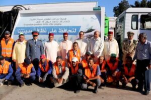 أكادير : مسؤولون و منتخبون يشرفون على إنطلاقة عملية النظافة و تقاسم الفرحة مع نزلاء مركز حماية الطفولة بمناسبة عيد الأضحى