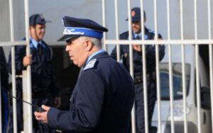 مثير:إيقاف مفتش شرطة تورط في إخراج دراجة نارية من “الكوميسارية”، وقام ببيعها