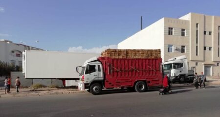 أكادير: ساكنة حي أسكا تحت رحمة هدير الشاحنات أكادير: ساكنة حي أسكا تحت رحمة هدير الشاحنات