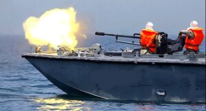 البحرية الملكية تطلق النار على قارب يقوده إسباني يحمل “حراگة”، وتوقع إصابات خطيرة