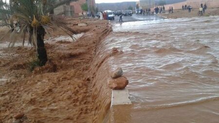 تارودانت تحت رحمة سيول الأمطار الطوفانية، وموظف ببريد المغرب يلقى حتفه غرقا وسط مشهد مؤثر تارودانت تحت رحمة سيول الأمطار الطوفانية، وموظف ببريد المغرب يلقى حتفه غرقا وسط مشهد مؤثر
