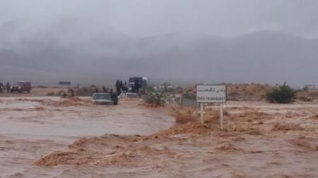 بالفيديو:وسط مخاوف من كوارث جديدة…سيول الاودية تجتاح شوارع كلميم في تكرار فاضح لسناريو فيضانات2014 بالفيديو:وسط مخاوف من كوارث جديدة...سيول الاودية تجتاح شوارع كلميم في تكرار فاضح لسناريو فيضانات2014