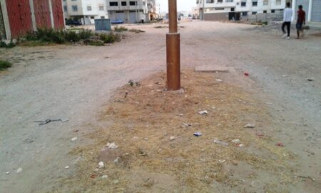 +صور: أزقة و طرقات بأكادير تنتظر التفاتة المسؤولين إليها، وسط استياء السكان و الوزار.