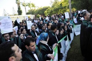 “الفايسبوك” يجر 4 قضاة للمثول أمام المفتشية العامة للشؤون القضائية، و  أحفوظ تعلن عن استقالتها من رئاسة الجمعية المغربية للقضاة.