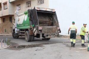 شاحنة جمع الأزبال كادت أن تتسبب في فاجعة بتارودانت