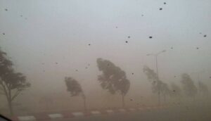 الأرصاد تتوقع هبوب رياح قوية، و تحذر من زوابع رملية غدا السبت بهذه المناطق