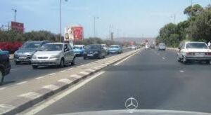 أمن أكادير يعتقل موظفا جماعيا أثناء تواجده داخل سيارة أجرة كبيرة في اتجاه انزكان