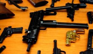 تفكيك مافيا للمخدرات حاولت تهريب أسلحة متطورة إلى المغرب