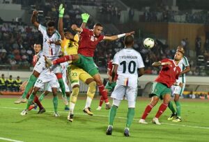 (+فيديو ملخص المباراة)المنتخب المغربي يفوز بشق الأنفس على جزر القمر في تصفيات الكان