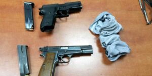 مثير بتيزنيت:العثور على مسدسين ودخيرة حية في منزل مهاجر مغربي توفي بالديار الأوربية قبل 5 سنوات