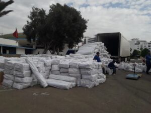 بالصور:جمارك أكادير تضرب بقوة وتحجز شاحنة محملة بكميات مهمة من البضائع المهربة