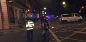 مواجهات عنيفة وسط ملهى ليلي بأكادير تنتهي ببثر أصبع شاب هائج، وسط رعب المواطنين وهلع السياح الحاضرين.