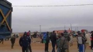 مواطنون يحتجون على انعدام الخضر في السوق بسبب اضراب سائقي الشاحنات