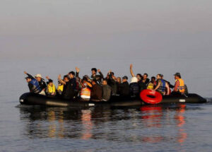 بعد مقتل حياة:البحرية الملكية تطلق النار مرة أخرى على قارب به 50 مغربيا وتصيب قاصرا