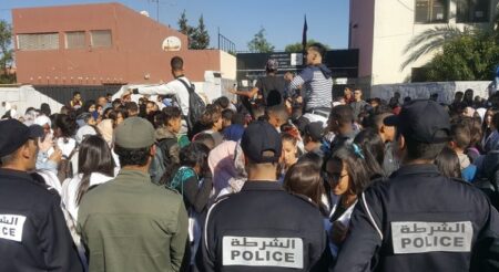 المحكمة تدين أحد متزعمي احتجاجات التلاميذ ضد الساعة الجديدة بالحبس النافذ المحكمة تدين أحد متزعمي احتجاجات التلاميذ ضد الساعة الجديدة بالحبس النافذ